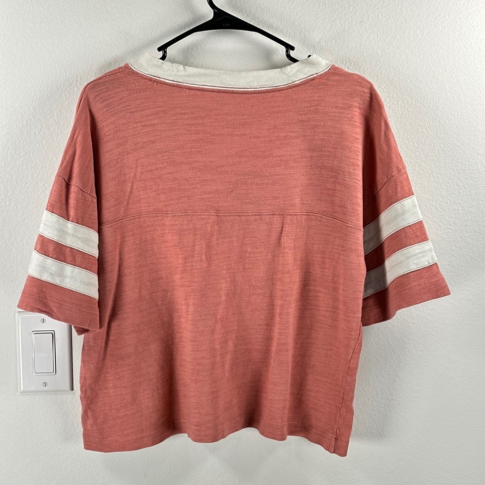 Faherty Sunwashed Organic Cotton V-Neck Top Womens Casual Size Medium Pink - Picture 3 of 11